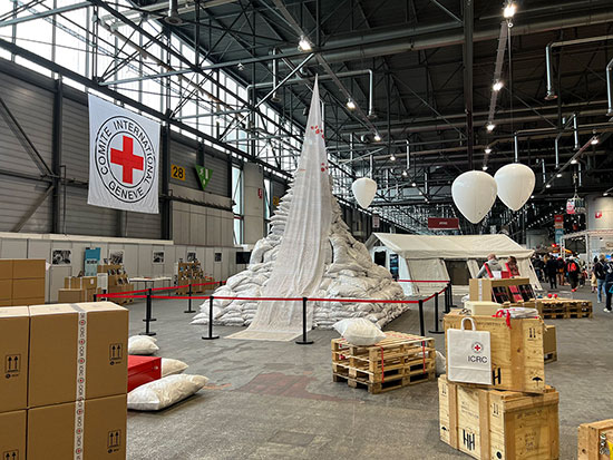 Custom-Blimps-for-Red-Cross-Fair-Geneva
